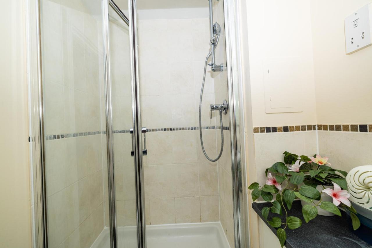 Two Bed Apartment Near Canary Wharf London Eksteriør billede