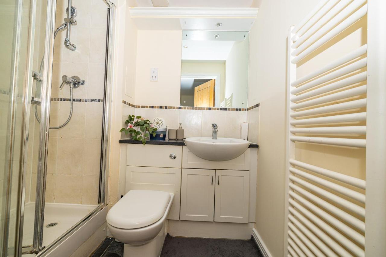 Two Bed Apartment Near Canary Wharf London Eksteriør billede