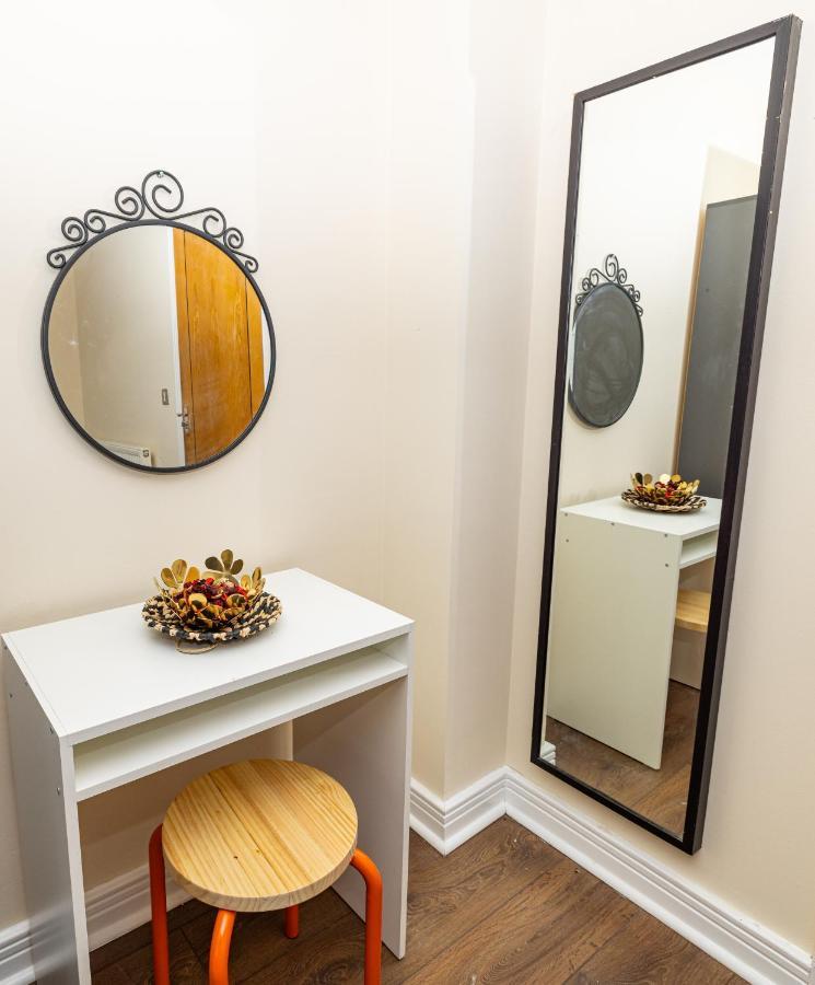 Two Bed Apartment Near Canary Wharf London Eksteriør billede